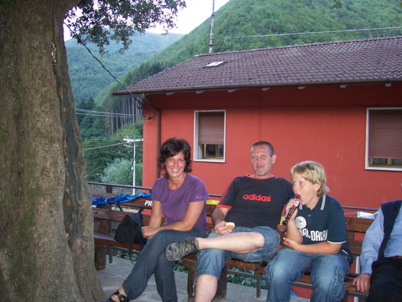  Image name: Estate062.jpg 
 width: 801 pixel 
 height: 602 pixel 
 Size: 441727 bytes 
 Click to enlarge 